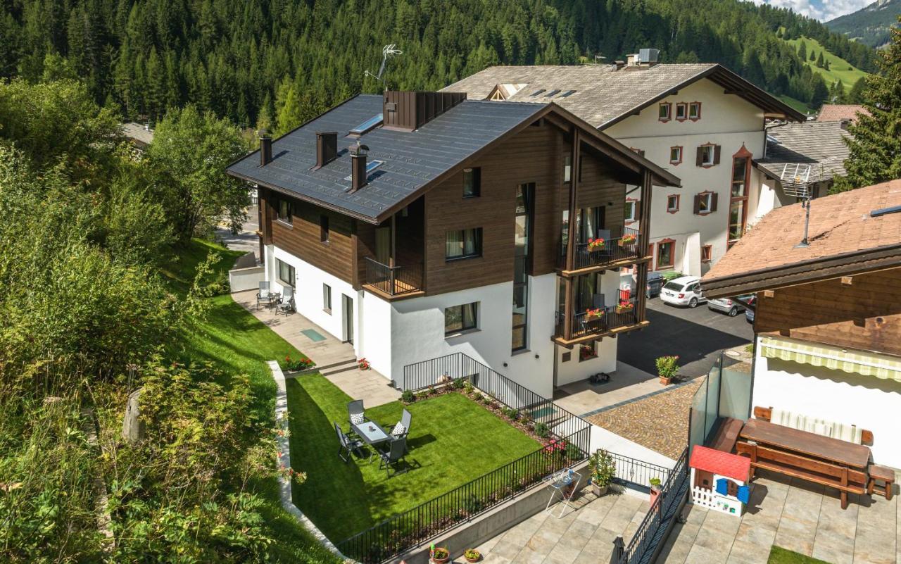 Chalet Miriam セルヴァ・ディ・ヴァル・ガルデーナ エクステリア 写真