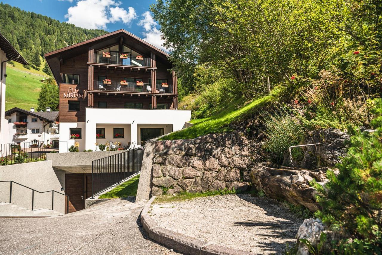 Chalet Miriam セルヴァ・ディ・ヴァル・ガルデーナ エクステリア 写真